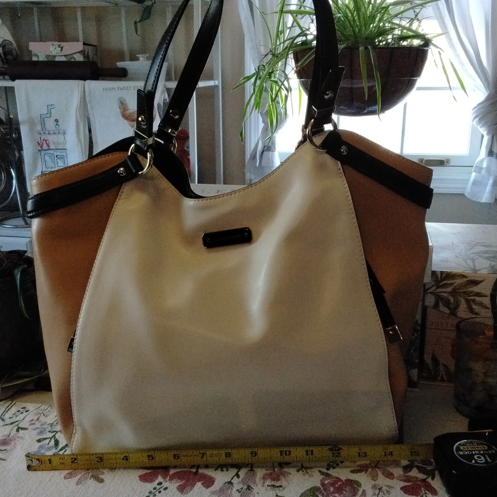 DANA BUCHMAN genuine leather purse